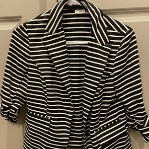 Size Medium Cato blazer with quarter length sleeve